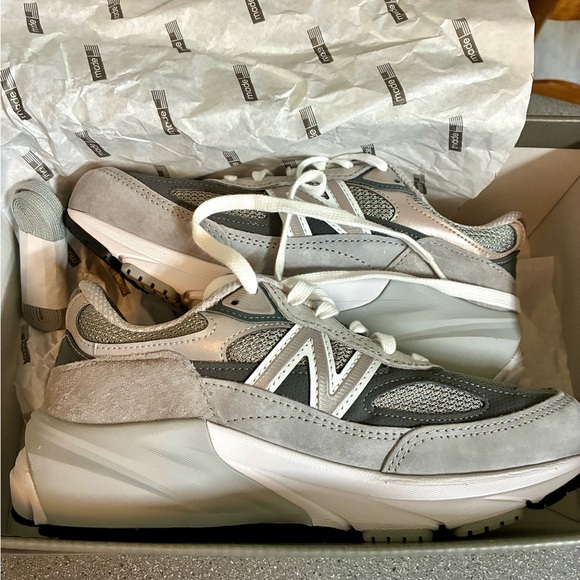 New Balance Women's Silver and Gray Sneakers - Picture 2 of 6